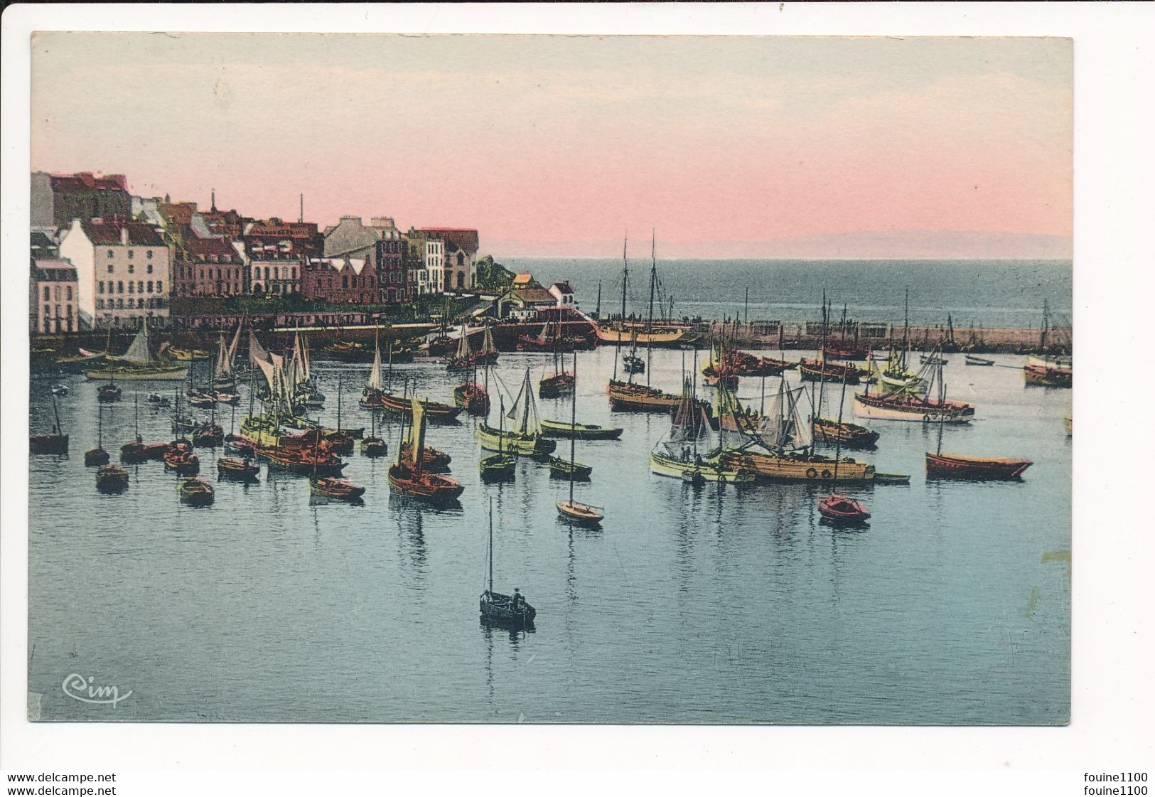 Carte De DOUARNENEZ  Le Port  ( Recto Verso ) - Douarnenez