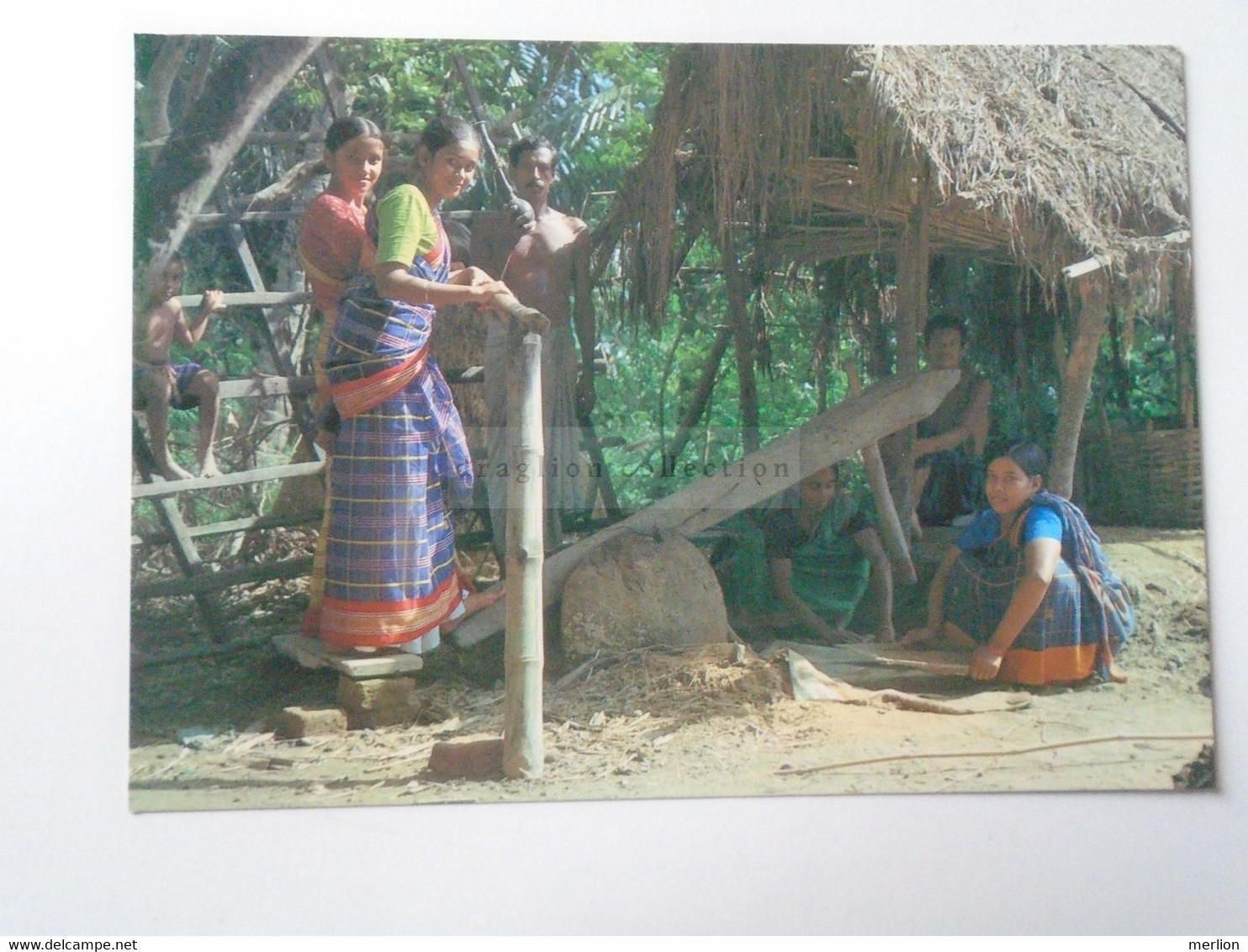 D185995  Bangladesh - Husking Indigenous Process - Bangladesh