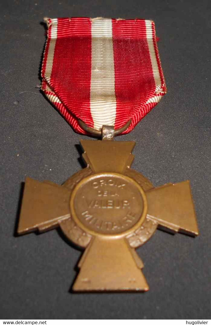 Ancienne Médaille Croix De La Valeur Militaire République Française Bon état Sans épingle - Frankreich