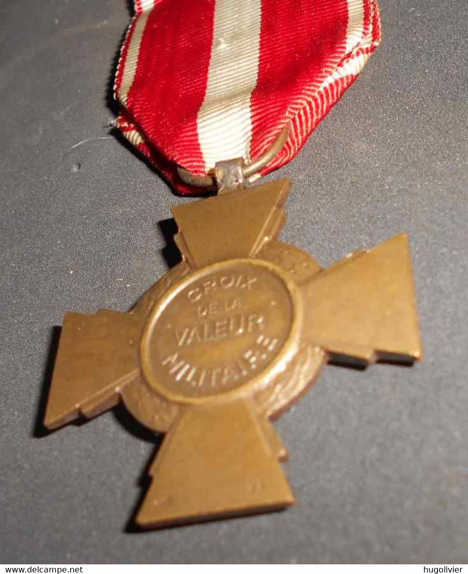 Ancienne Médaille Croix De La Valeur Militaire République Française Bon état Sans épingle - Frankreich