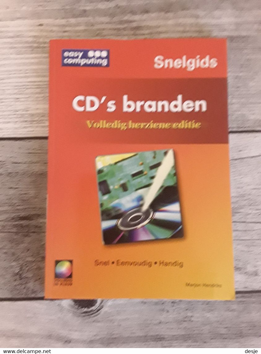 Snelgids CD's Branden, Volledig Herziene Editie Door Marjon Hendriks, 2003, Brussel, 160 Blz. - Practical