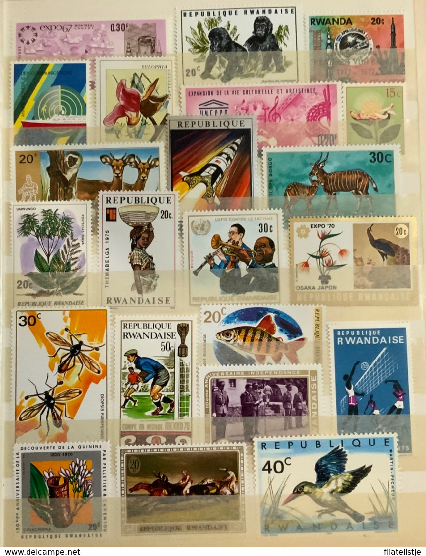 Rwanda  Restje Zegels - Collections