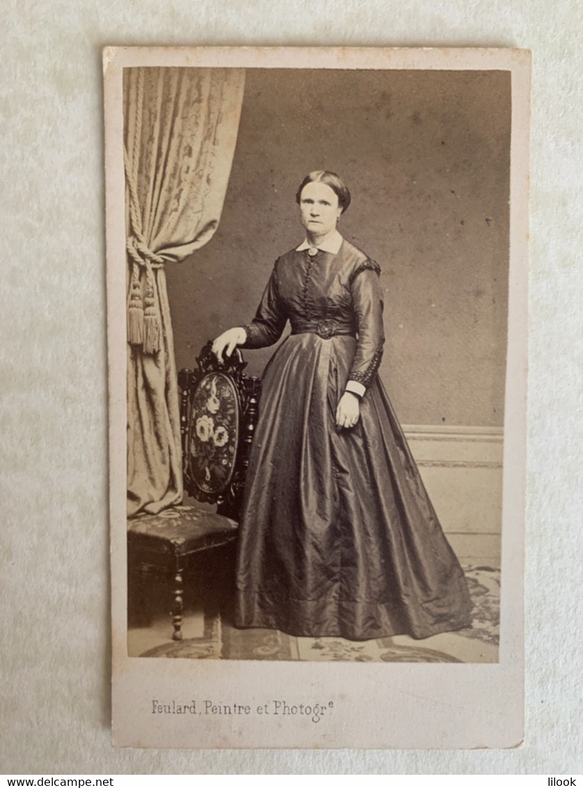 FEMME. CDV Feulard Au Havre - Oud (voor 1900)