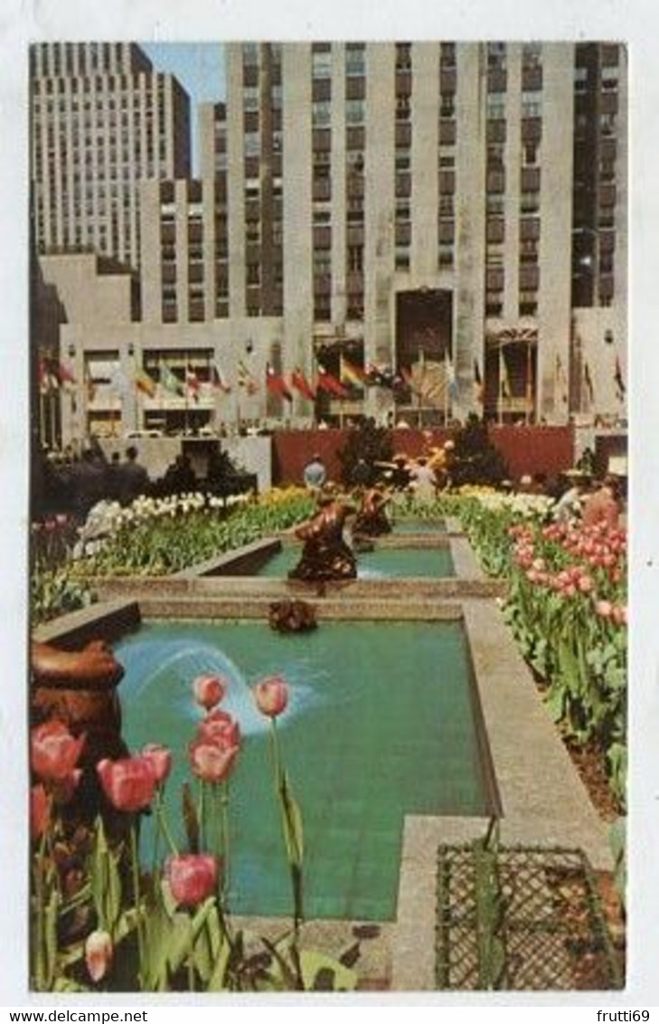 AK 012102 USA - New York City - Rockefeller Center - The Channer Gardens - Parchi & Giardini
