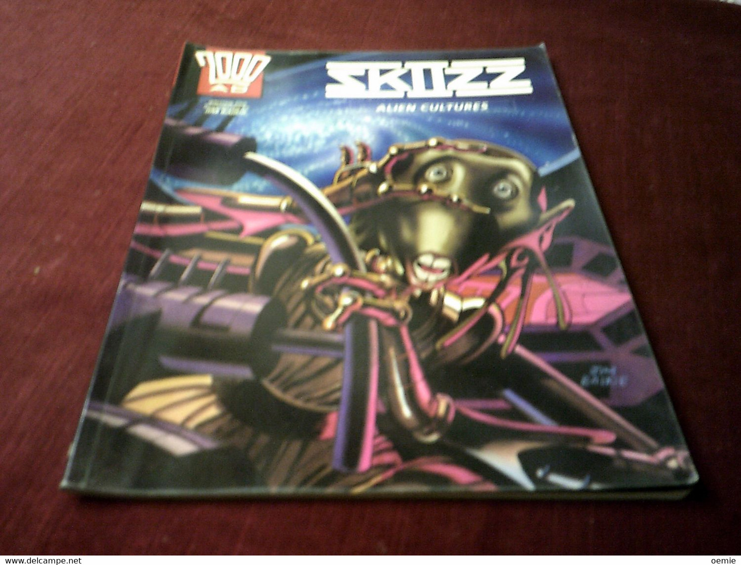 2000 AD   /   SKIIZZ  // ALIEN CULTURES - Science-Fiction