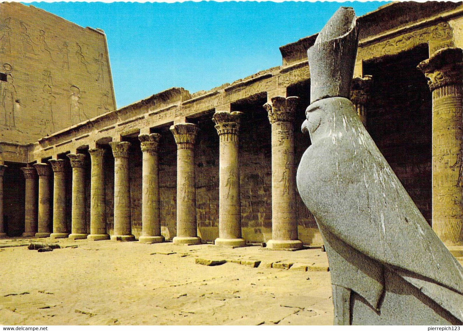 Edfou - Cour Du Temple De Horus - Idfu