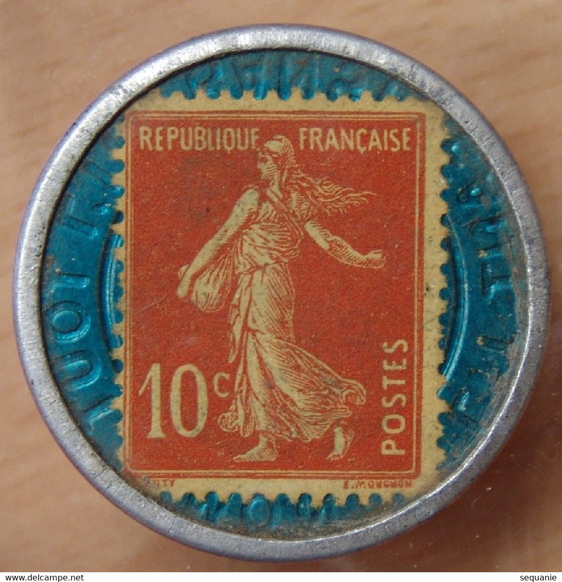 Timbre Monnaie  10 Centimes Lisez L'Intran - Monétaires / De Nécessité