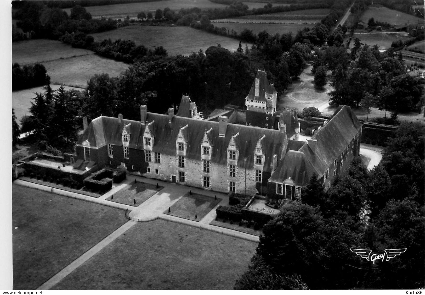 Haute Goulaine * Vue Aérienne Sur Le Château De Goulaine - Haute-Goulaine