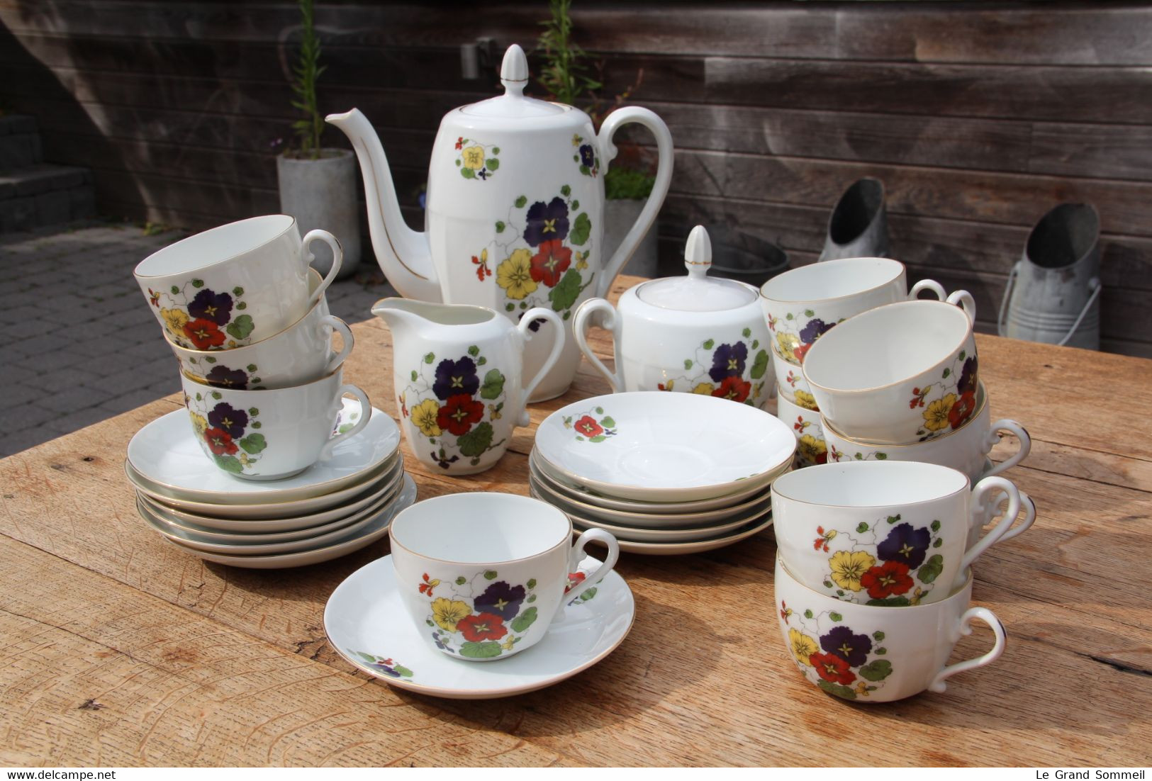 Service à Café Vintage En Porcelaine Czechoslovakia "Victoria China" 12 Personnes - Autres & Non Classés