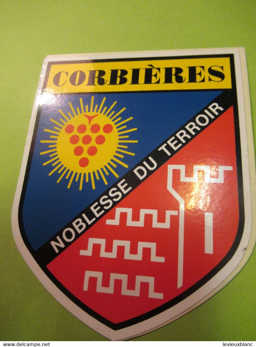 Région / CORBIERES/Noblesse Du Terroir /Ecusson / Vers 1970-1980    ACOL171 - Aufkleber
