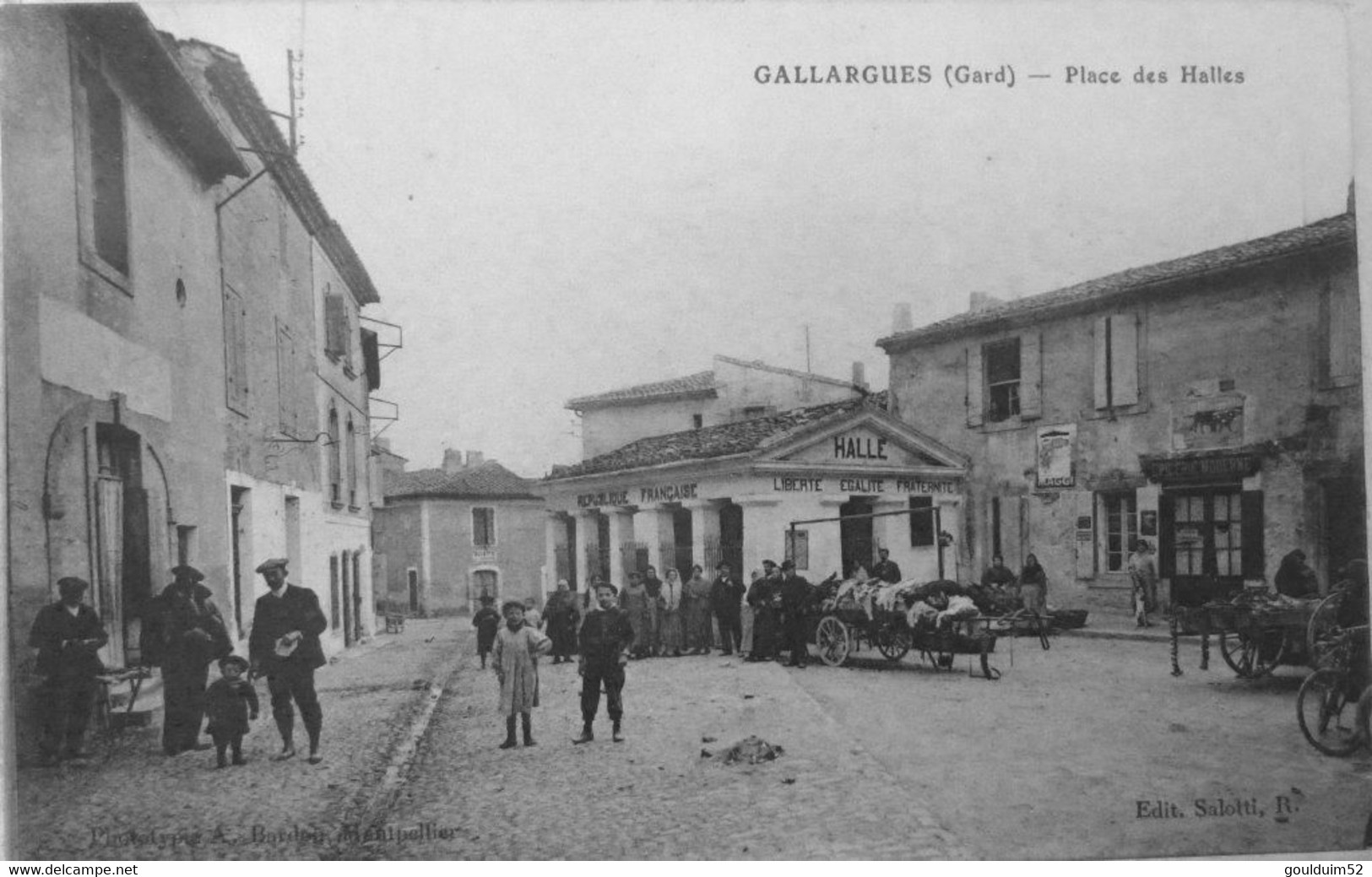 Place Des Halles - Gallargues-le-Montueux