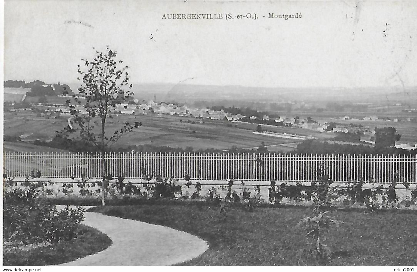 Aubergenville. Le Village De Montgardé Vu Depuis Aubergenville. - Aubergenville