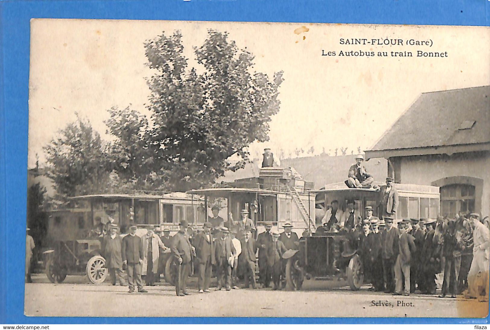 15 - Cantal -   Saint Flour - Les Autobus Au Train Bonnet  (N6712) - Saint Flour
