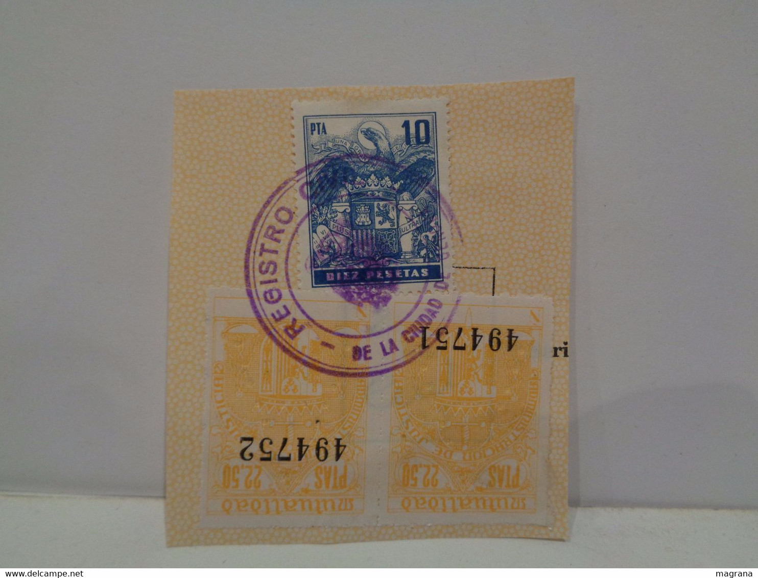 3 Sellos. Mutualidad 22,50 Ptas Administracion De Justicia Y Sello De 10 Ptas Con águila. España. Con Matasellos. - Postage-Revenue Stamps