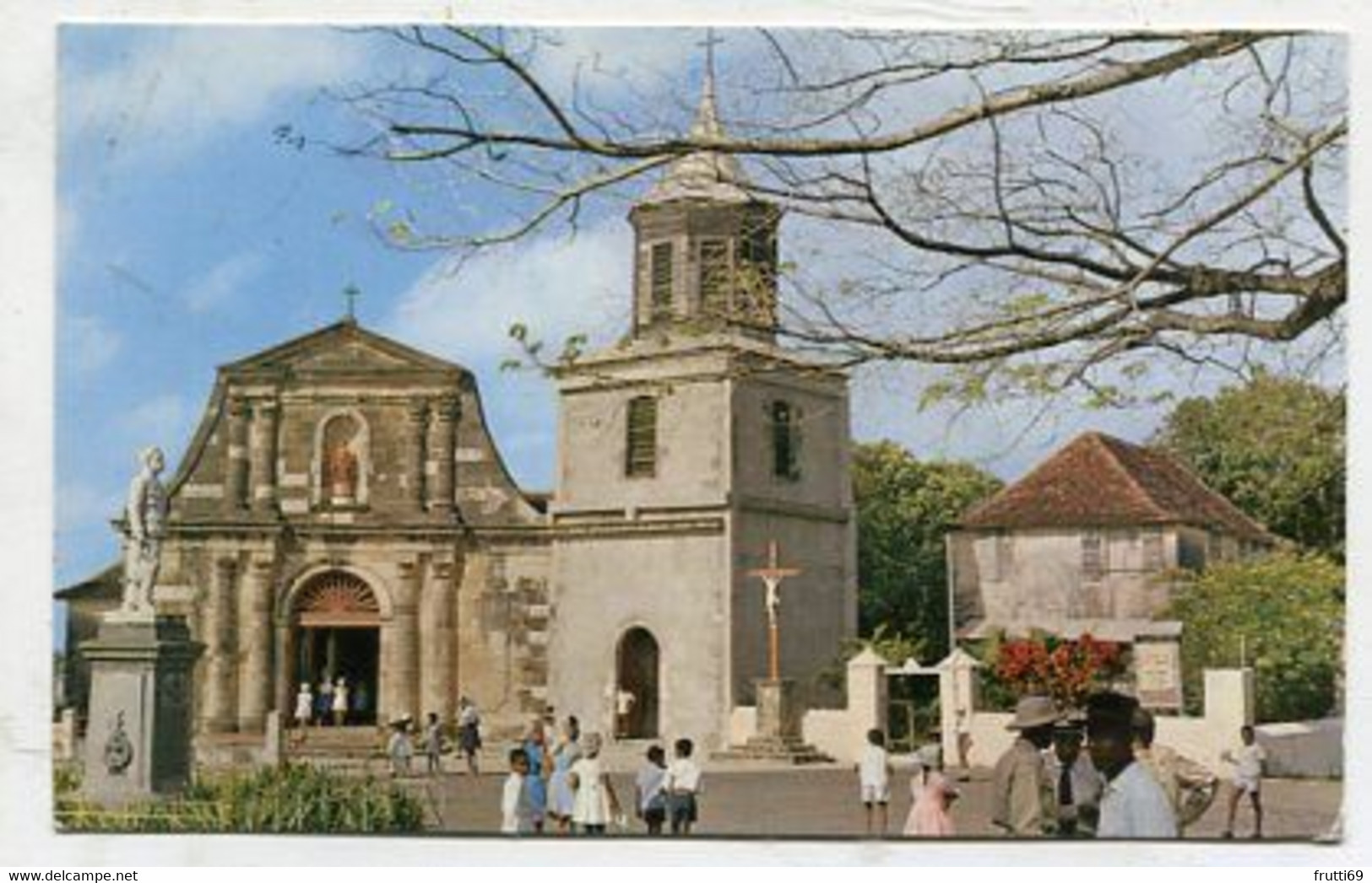 AK 012354 MARTINIQUE - Marin - L'église, La Place Et La Statue Du Cr. Duquesnay - Le Marin