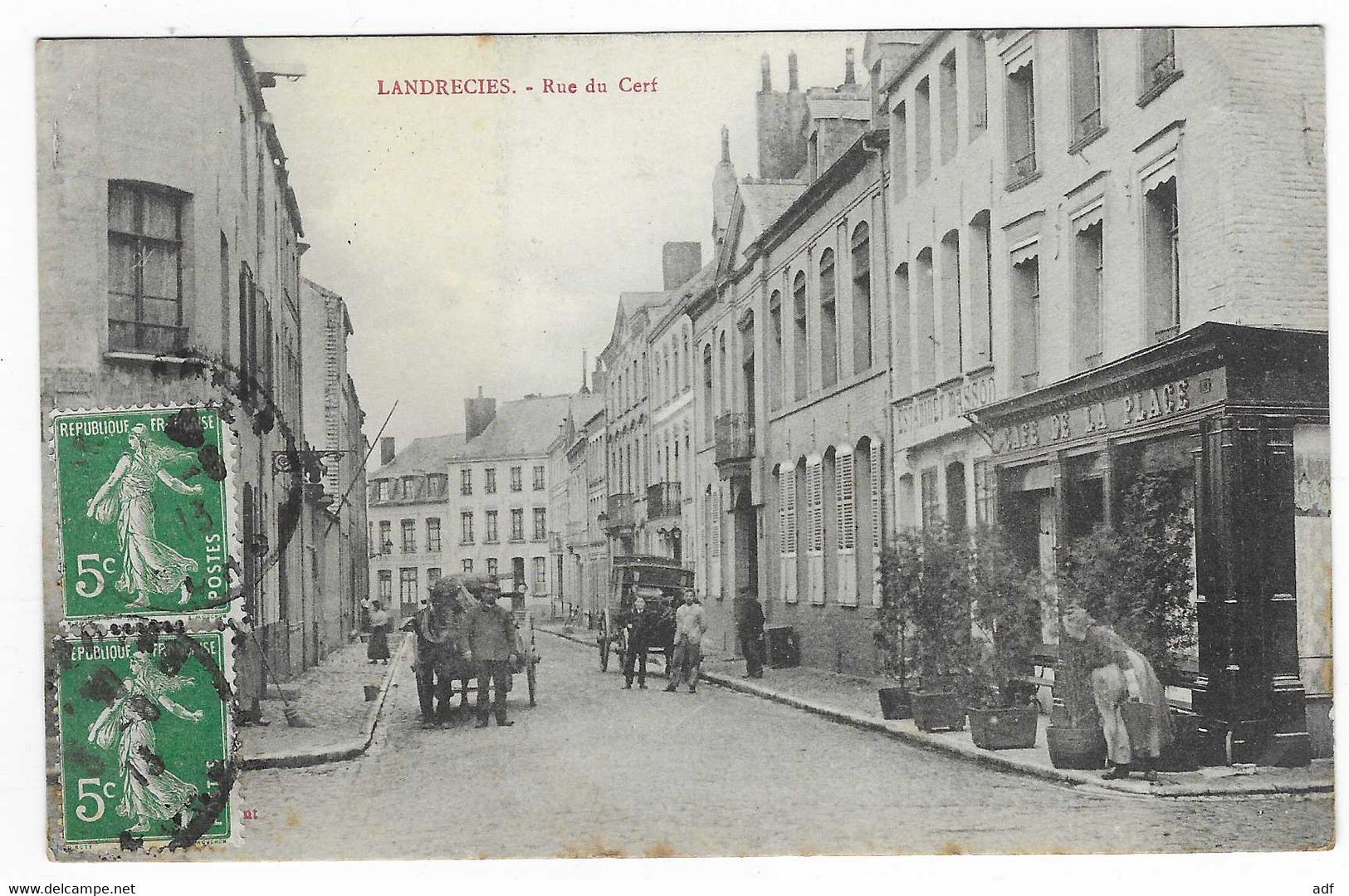 CPA ANIMEE LANDRECIES, ANIMATION DANS LA RUE DU CERF, CAFE DE LA PLACE, NORD 59 - Landrecies