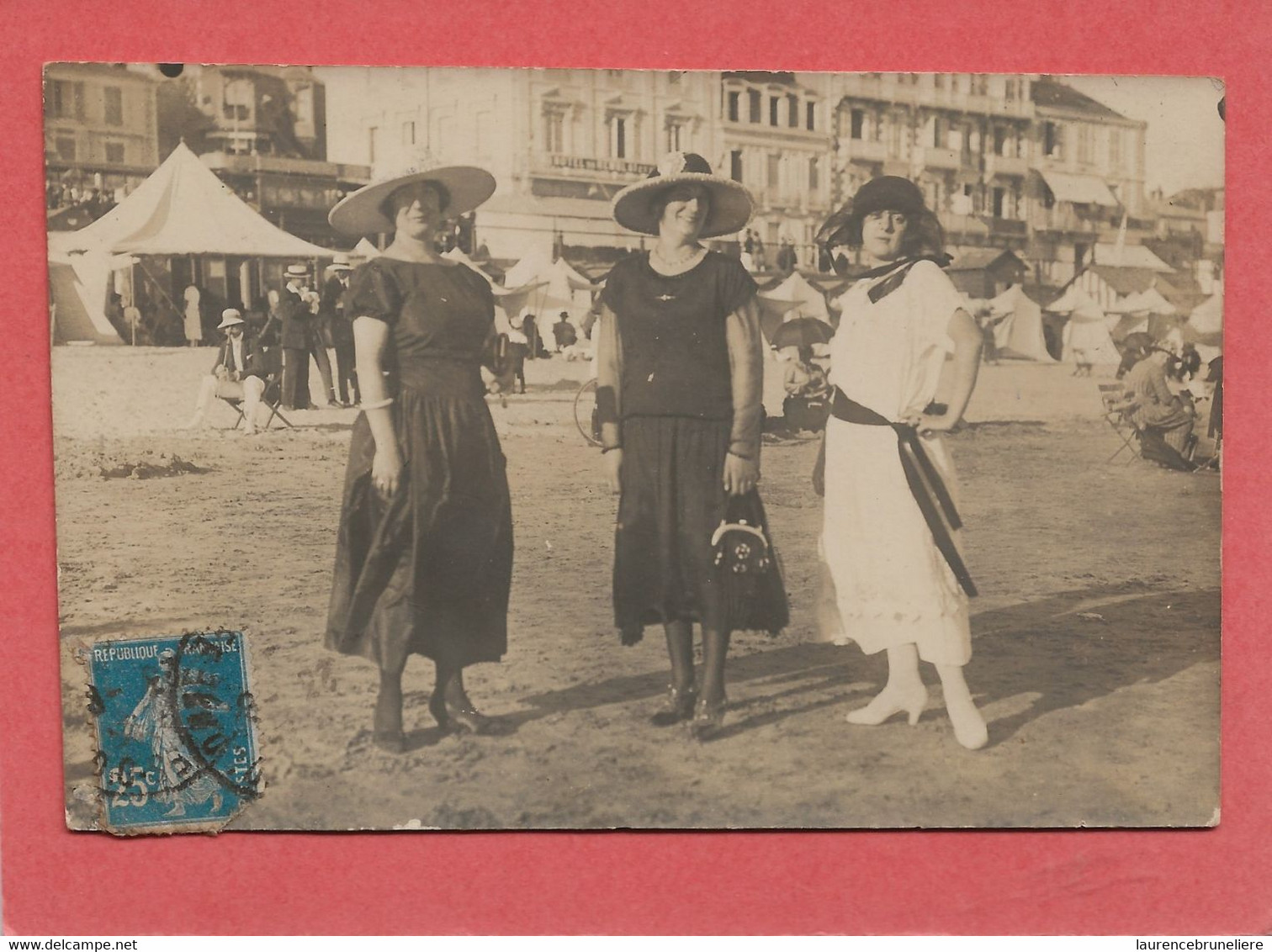 85  LES  SABLES  D OLONNE  CARTE  PHOTO   22  AOUT  1922  3    BELLES  SABLAISES  SUR  LA  PLAGE   ! - Sables D'Olonne