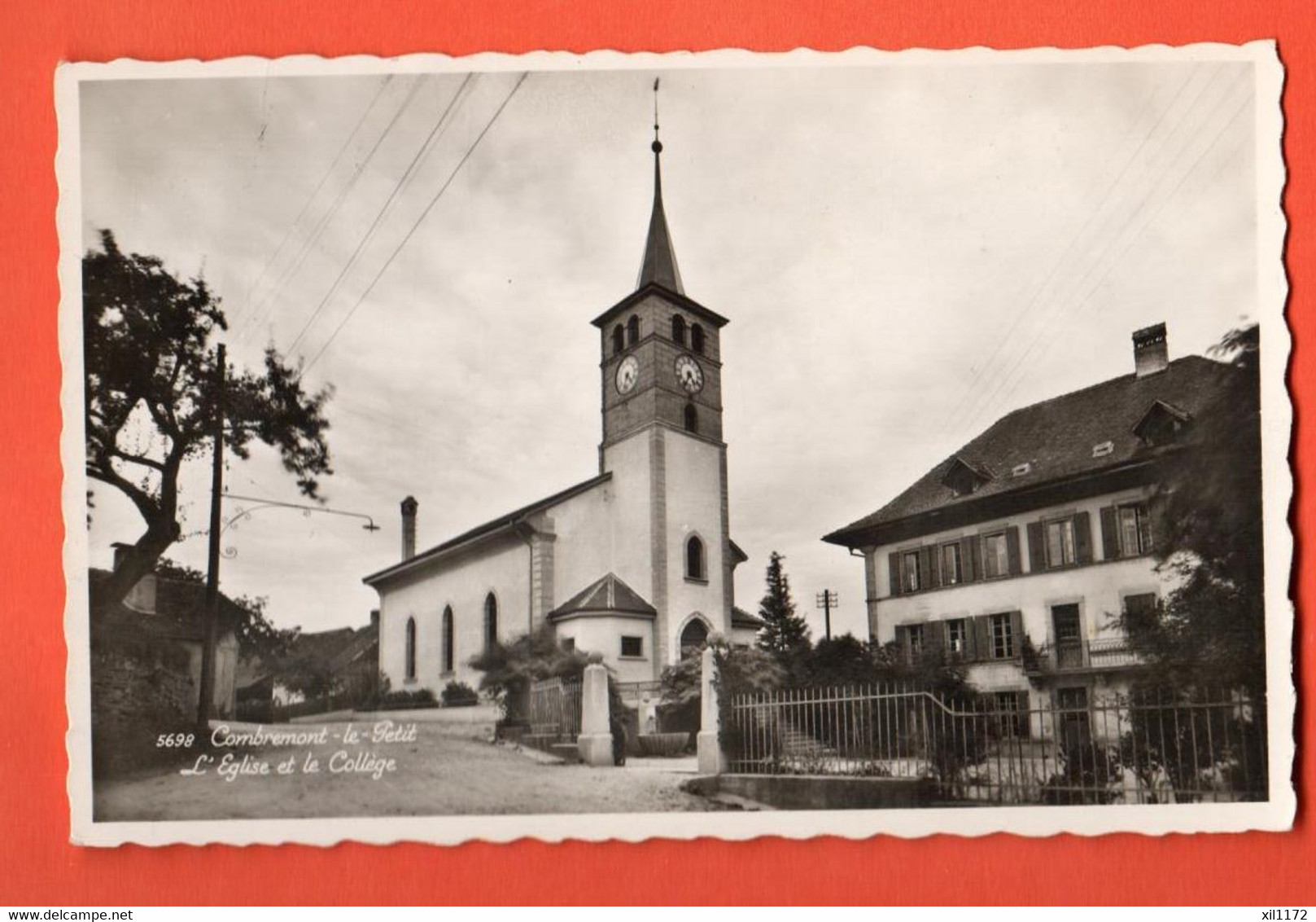 MKG-29 Combremont-le-Petit  L'Eglise Et Le Collège.  Perrochet 5698  Circulé - Roche