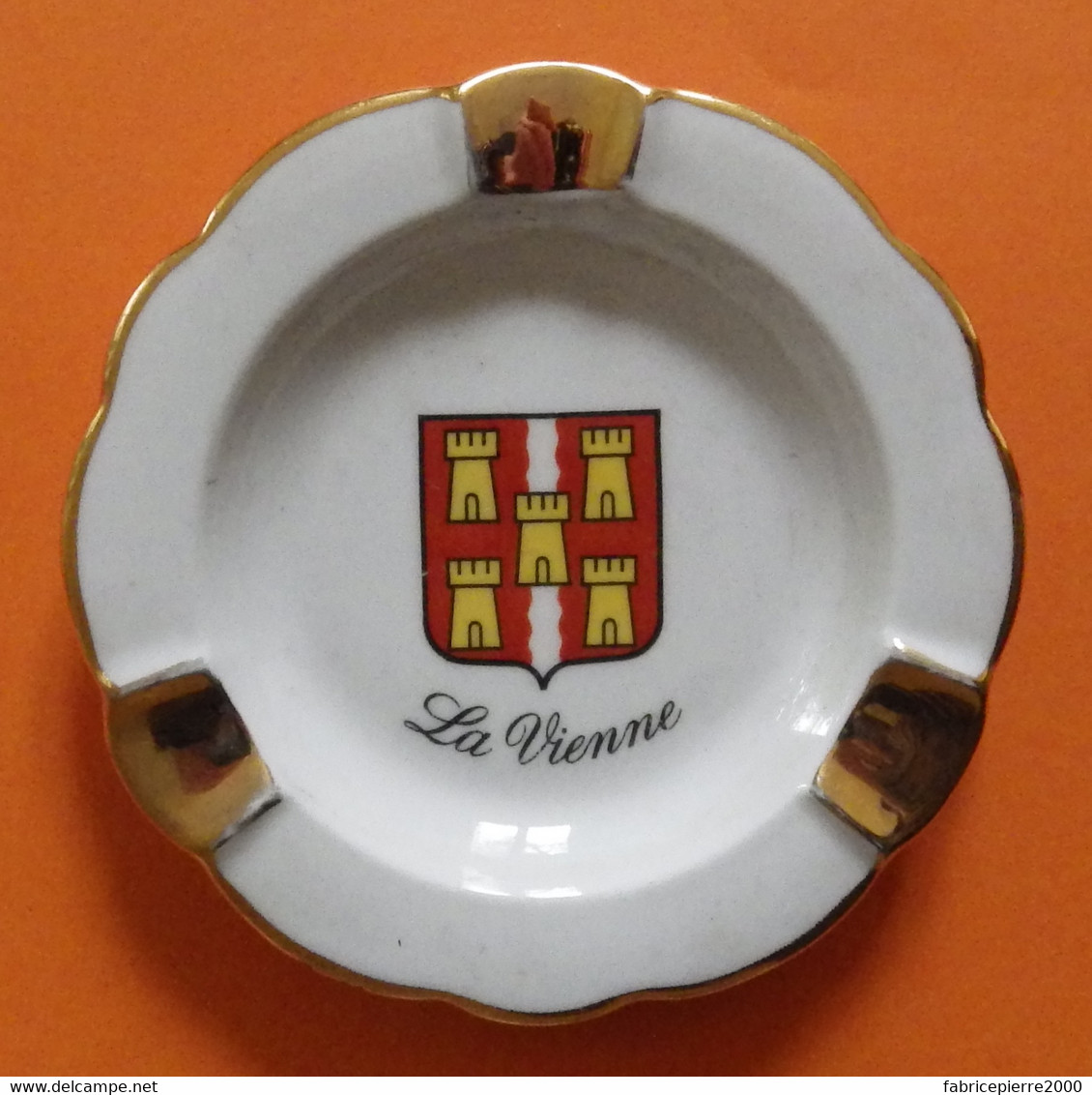 LA VIENNE - Cendrier En Porcelaine De Chauvigny Par Fernand Deshoulières Années 1960 PARFAIT ETAT - Porzellan