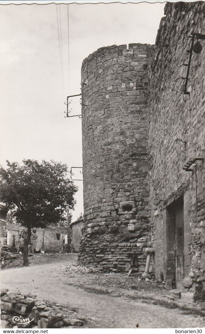 CPSM 84 SARRIANS TOUR DES VIEUX REMPARTS - Sarrians