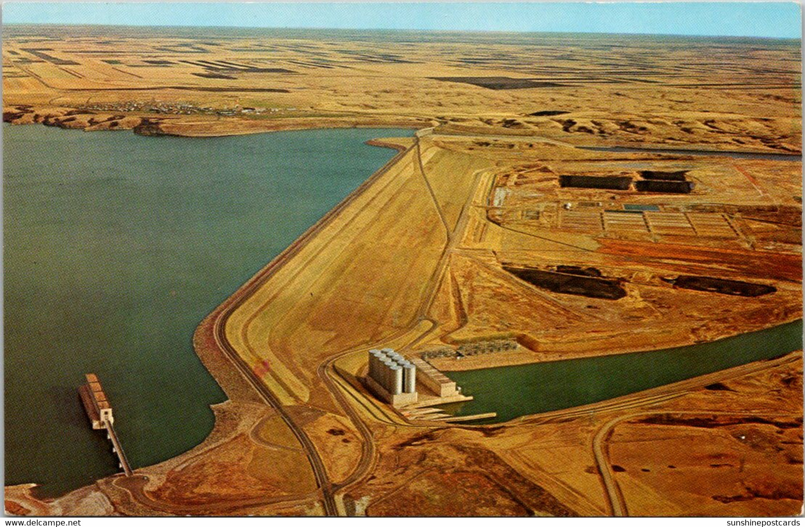 North Dakota Aerial View Looking West Showing Garrison Dam Intake Structure And Powerhouse - Sonstige & Ohne Zuordnung