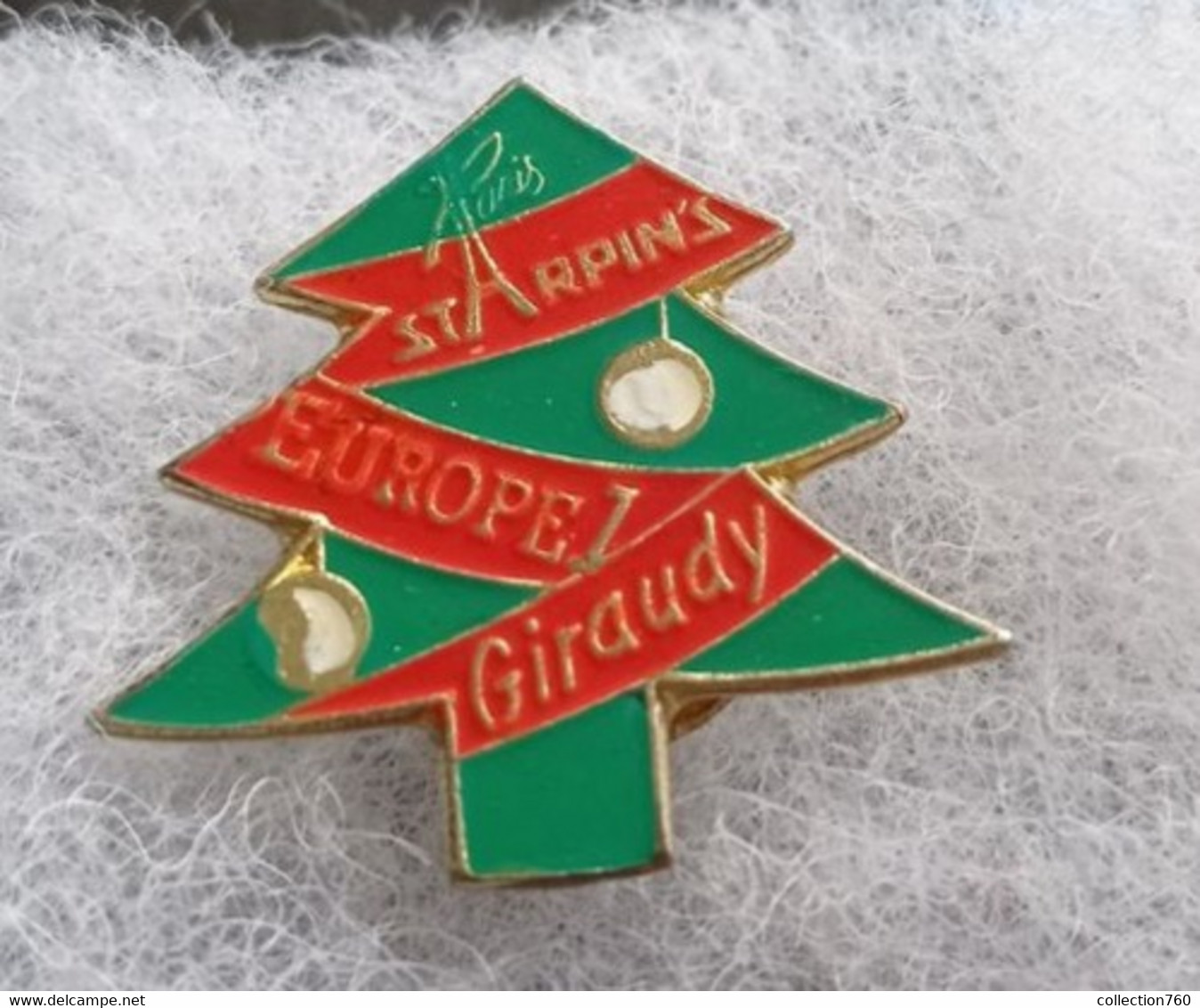 Pin's  SAPIN DE NOEL - EUROPE 1 - Giraudy  - Starpin's - Natale