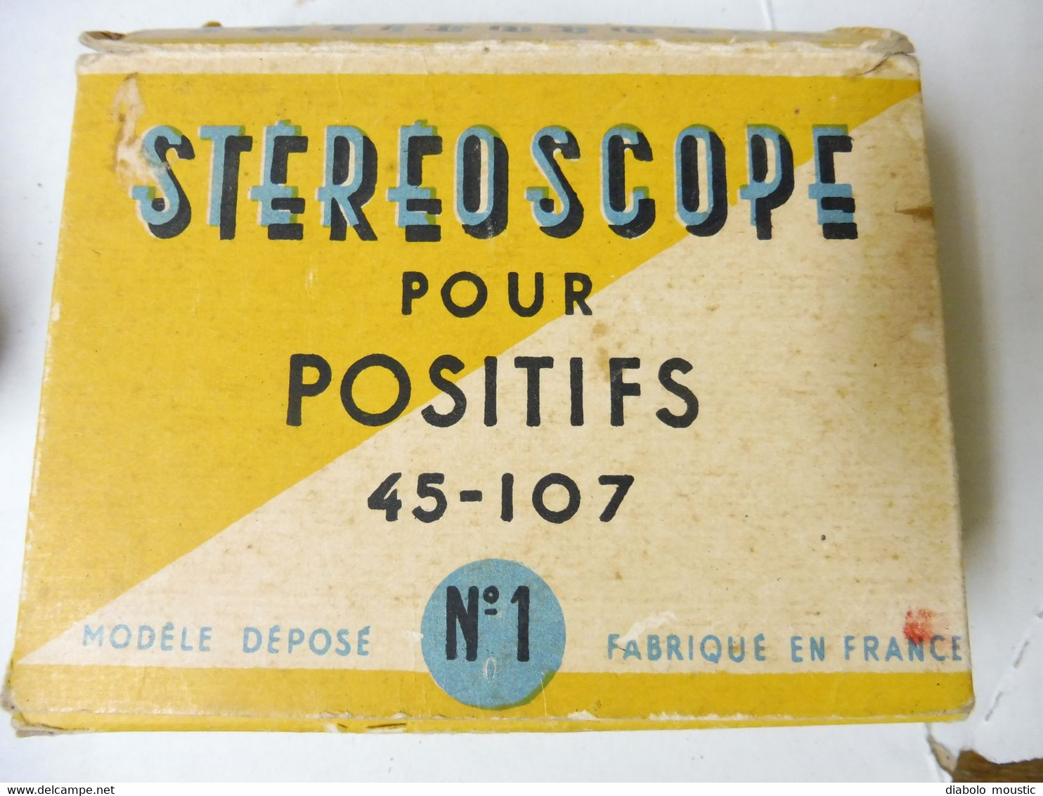 STÉRÉOSCOPE pour Positifs 45-107   N° 1 (La vision réelle par le relief )