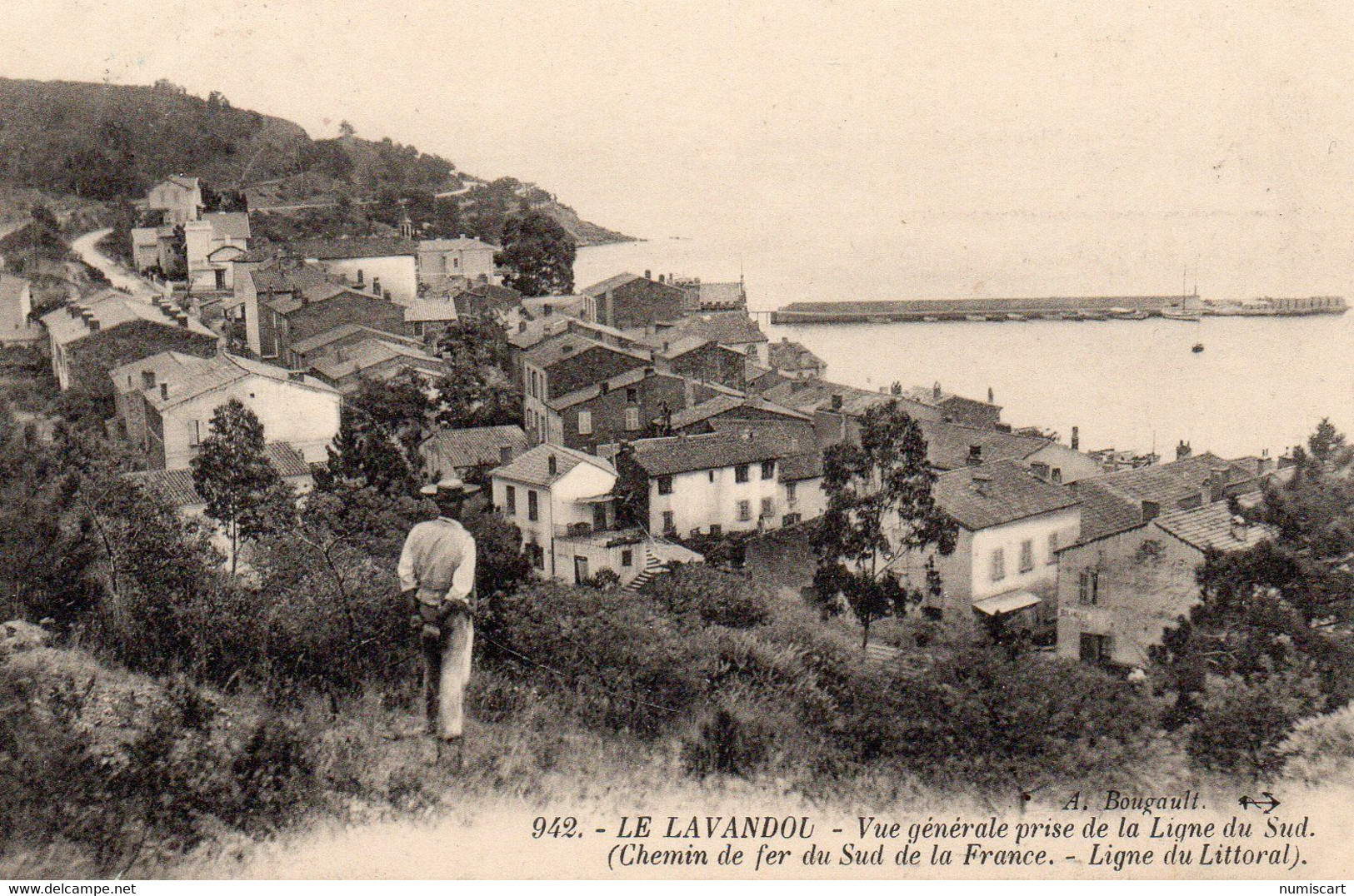 Le Lavandou Animée Belle Vue Du Village - Le Lavandou