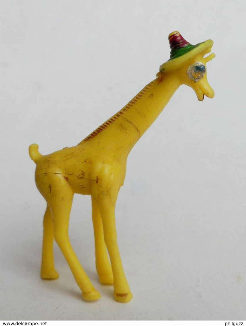 FIGURINE Publicitaire ? ANIMAUX RIGOLO GIRAFE AVEC UN CHAPEAU Animal Zoo - Andere & Zonder Classificatie