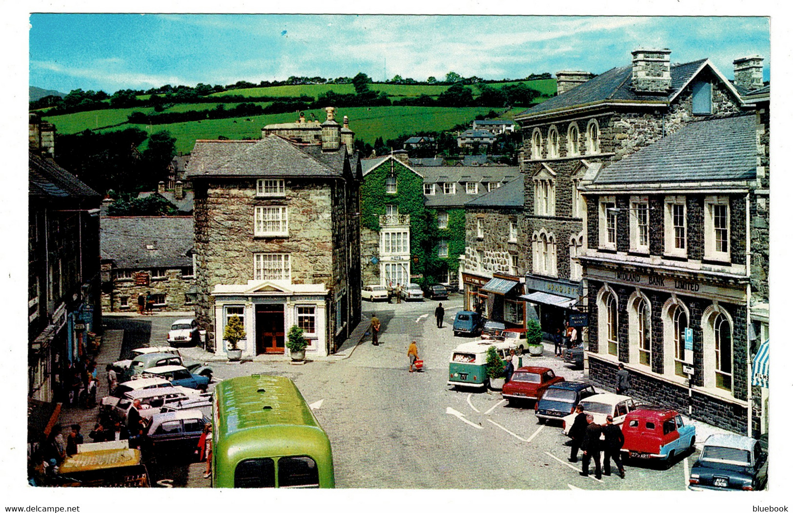 Ref 1503 - Postcard - Cars Bus & Midland Bank - The Square Dolgellau Merionethshire Wales - Merionethshire