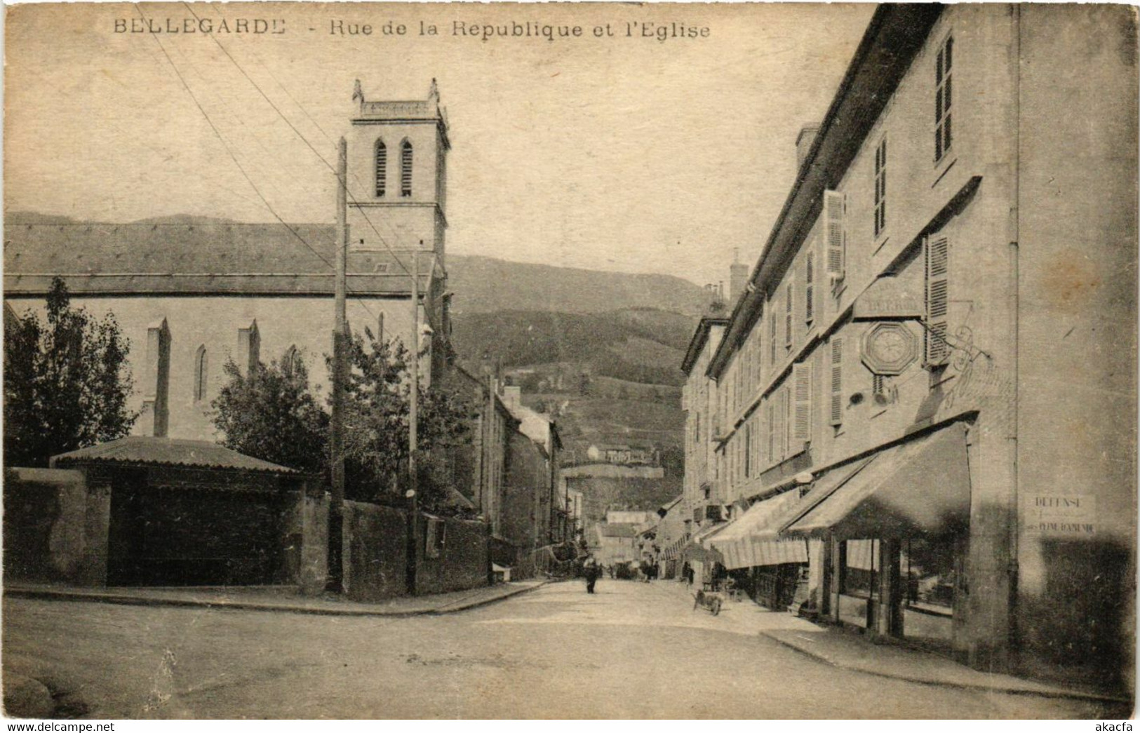 CPA AK BELLEGARDE Rue De La Republique Et L' Église (382251) - Bellegarde-sur-Valserine