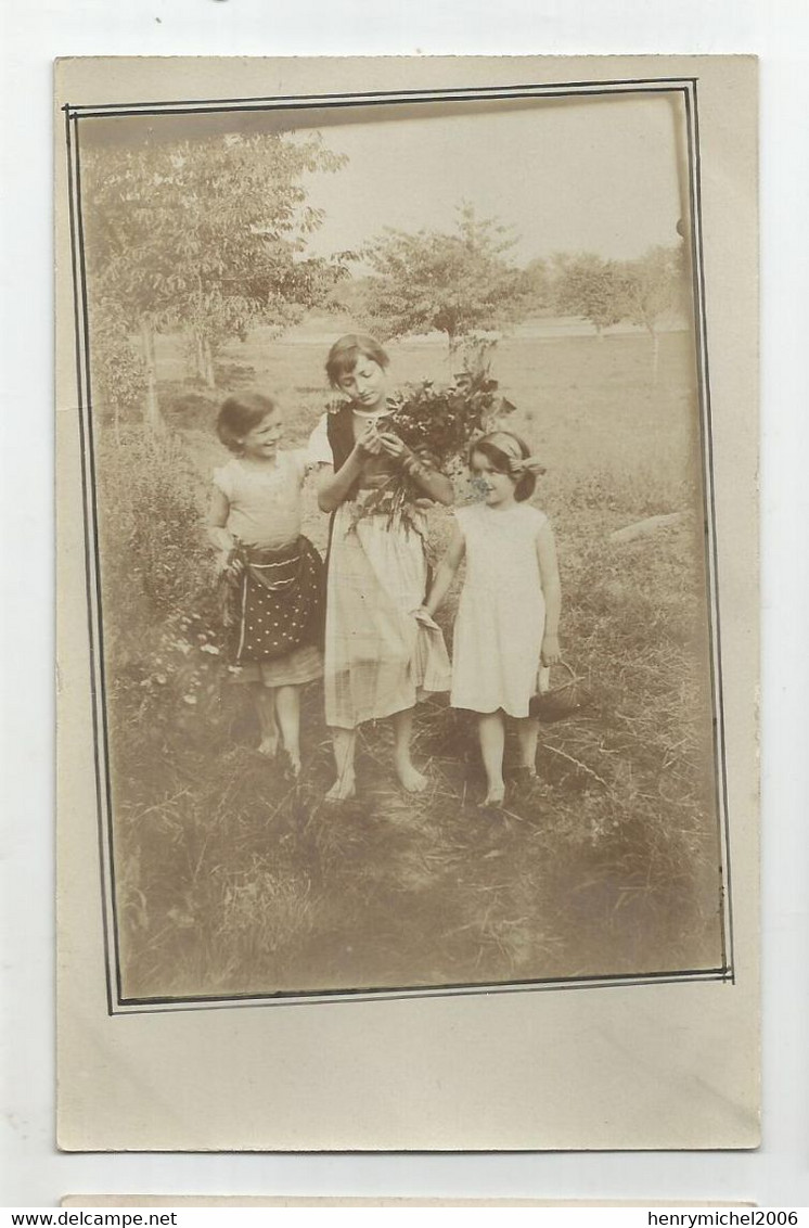 Carte Photo Fillettes Filles A La Campagne De Villefranche 06 ? - To Identify