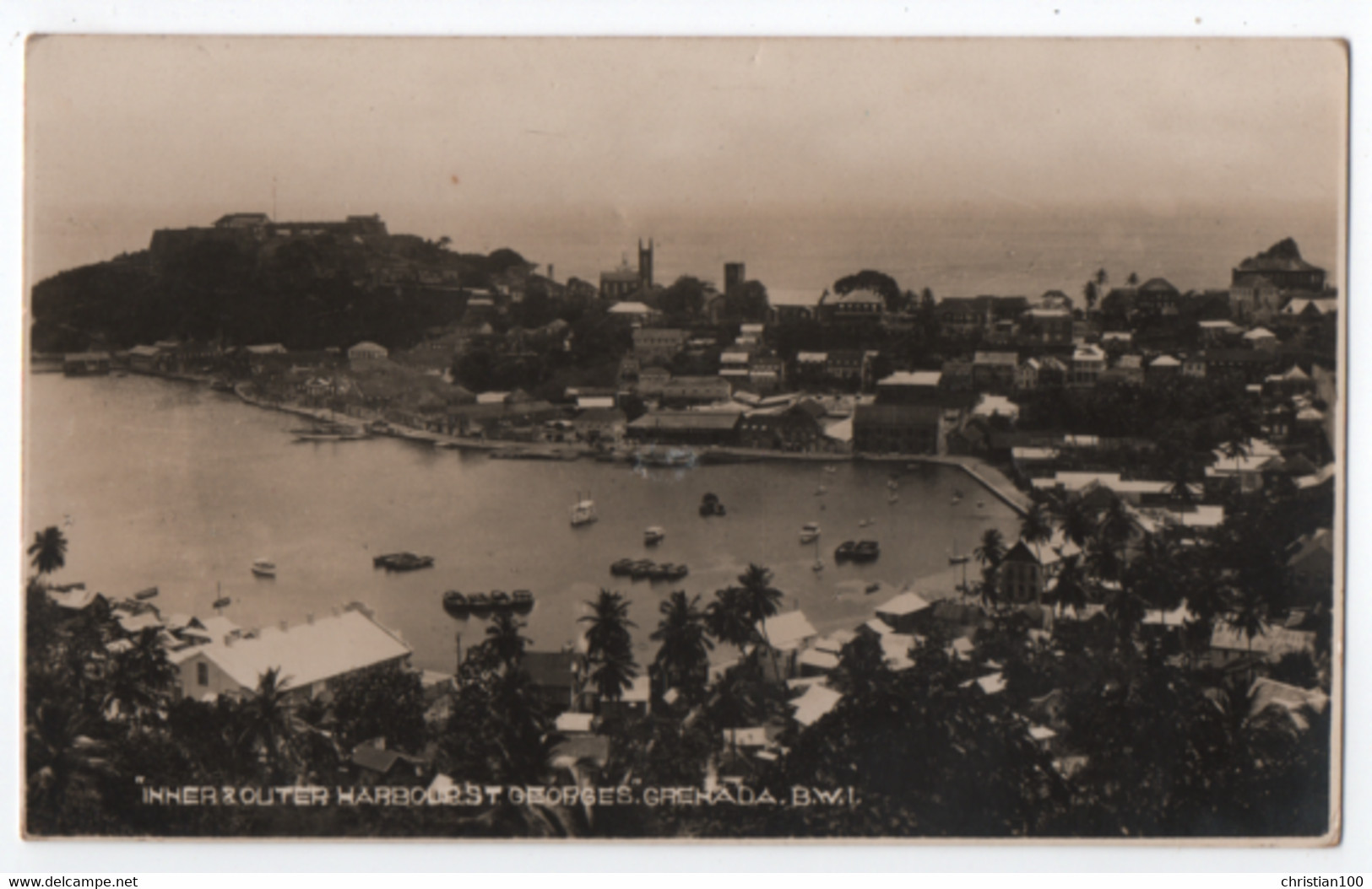 CARTE PHOTO DE GRENADA ( ANTILLES ) L' ILE AUX EPICES : SAINT GEORGES - INHER & OUTER HARBOUR ( LE PORT ) - 2 SCANS - - Grenada