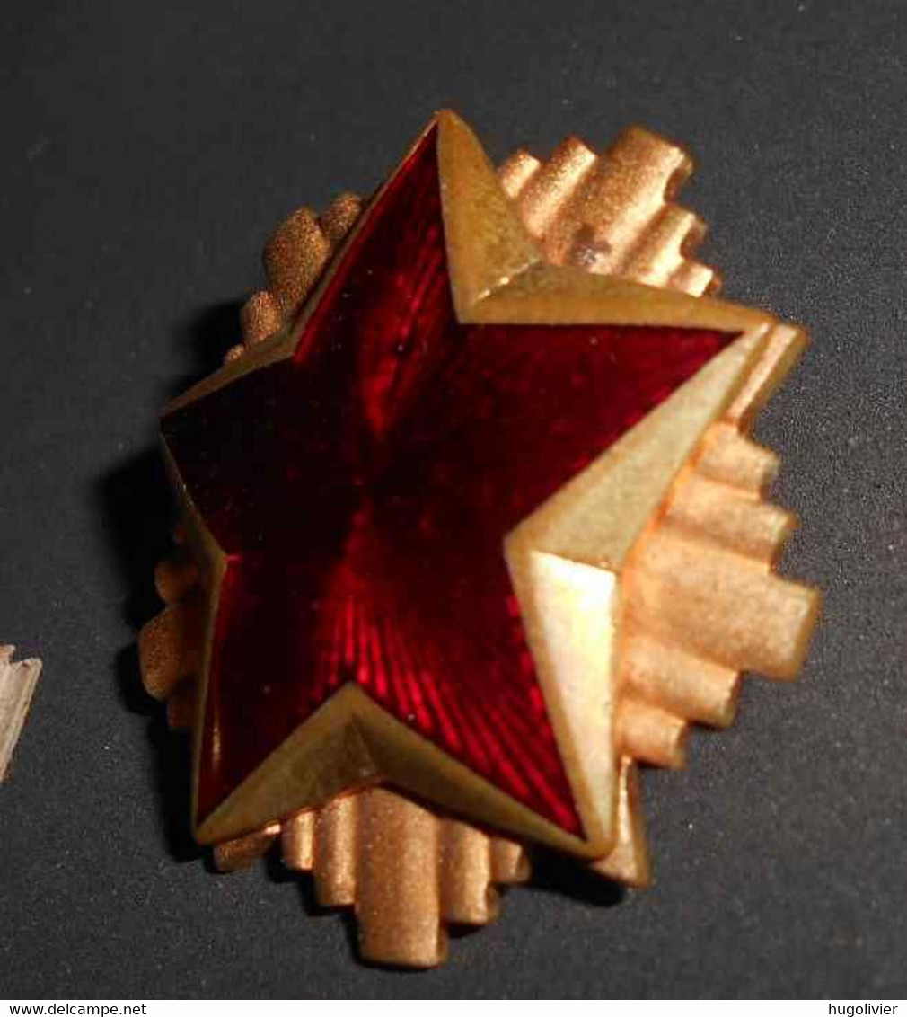 Années 50 - 60 (?) Lot 3 Badges De Casquette Officier Yougoslavie Communiste Police Politique Troupes D'élite JNA USSR - Sonstige & Ohne Zuordnung