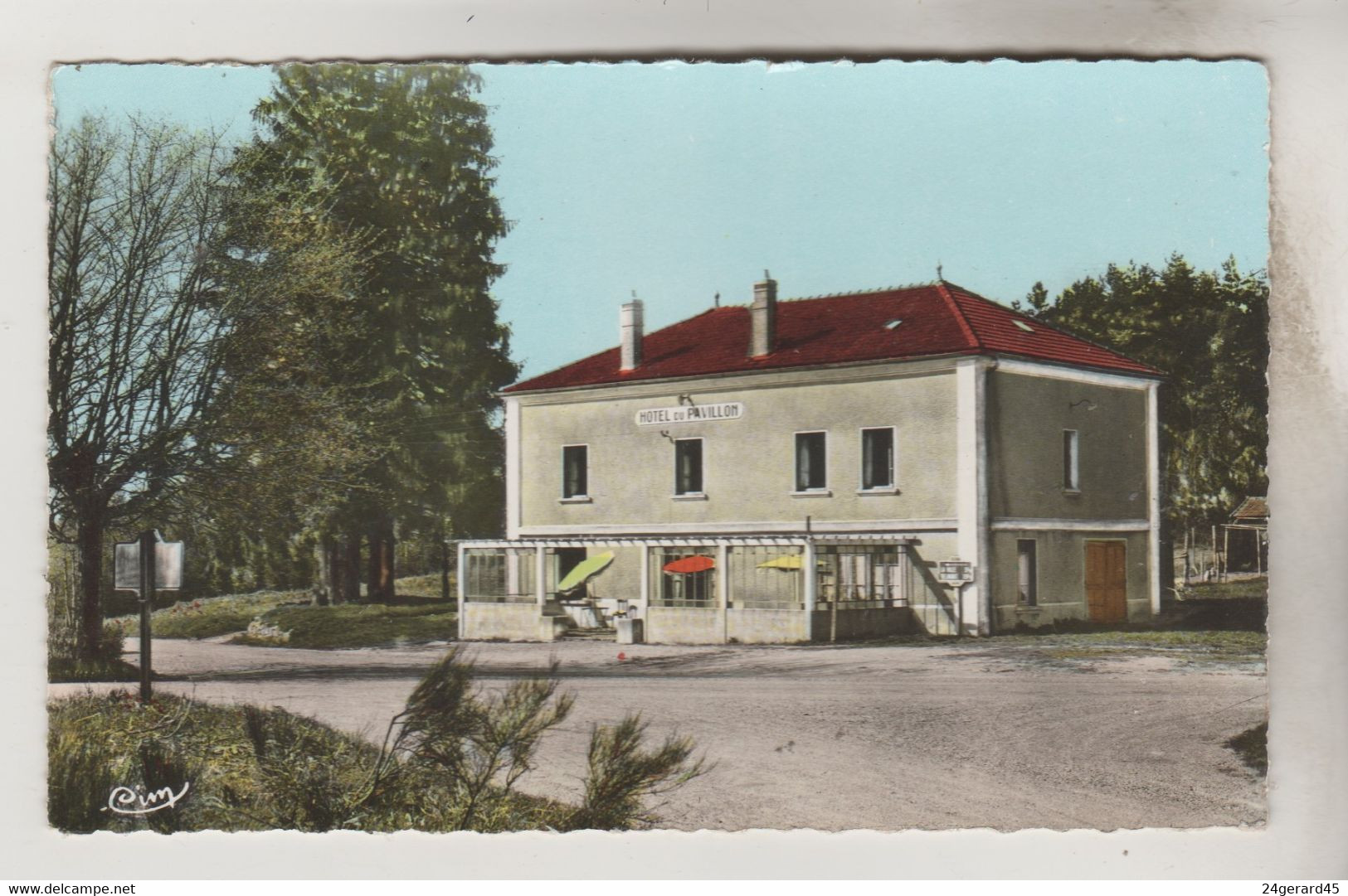 CPSM COURS LA VILLE (Rhône) - Hôtel Du Pavillon - Cours-la-Ville