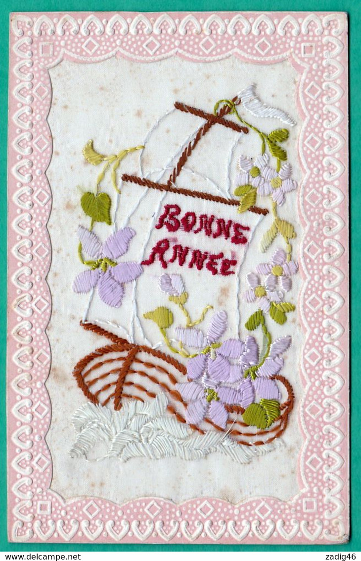 CARTE BRODEE - BONNE ANNEE - VOILIER ET FLEURS - Brodées