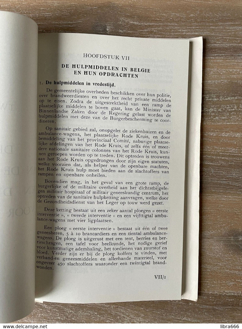 Handboek - HET RODE KRUIS VAN BELGIË - Eerste hulp in oorlogstijd en bij grote rampen - 1963