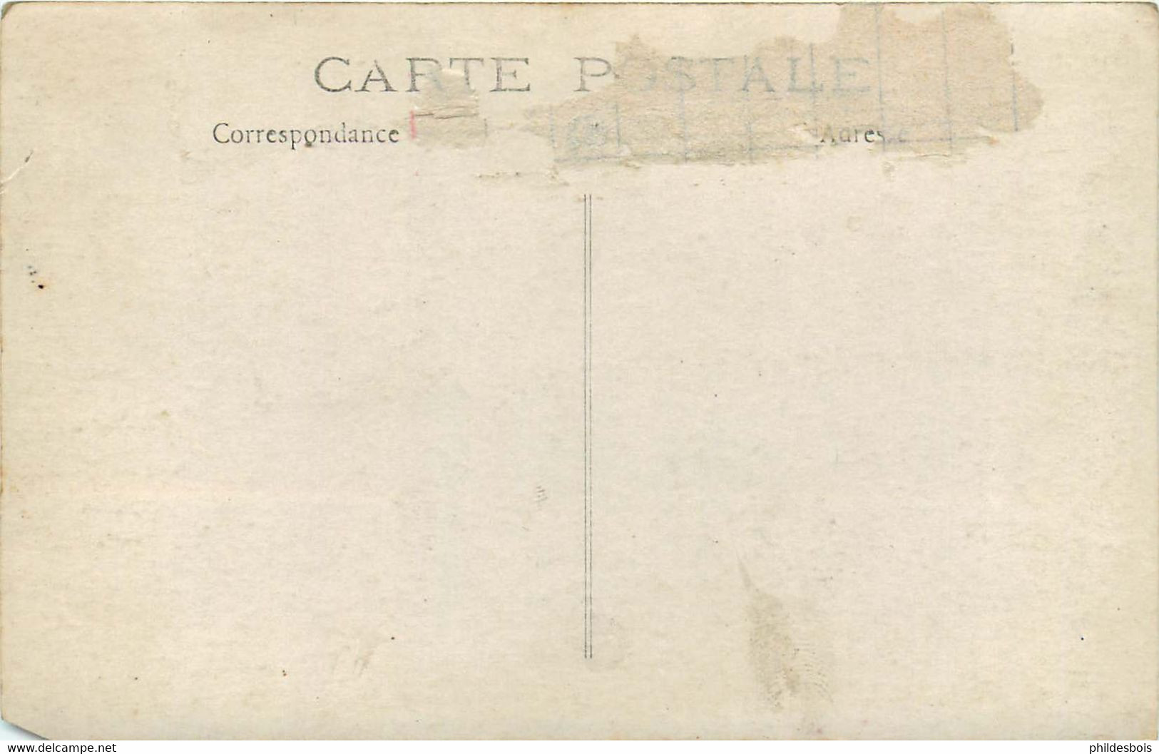 CARTE PHOTO MILITAIRE    ( A Identifier ) - Characters