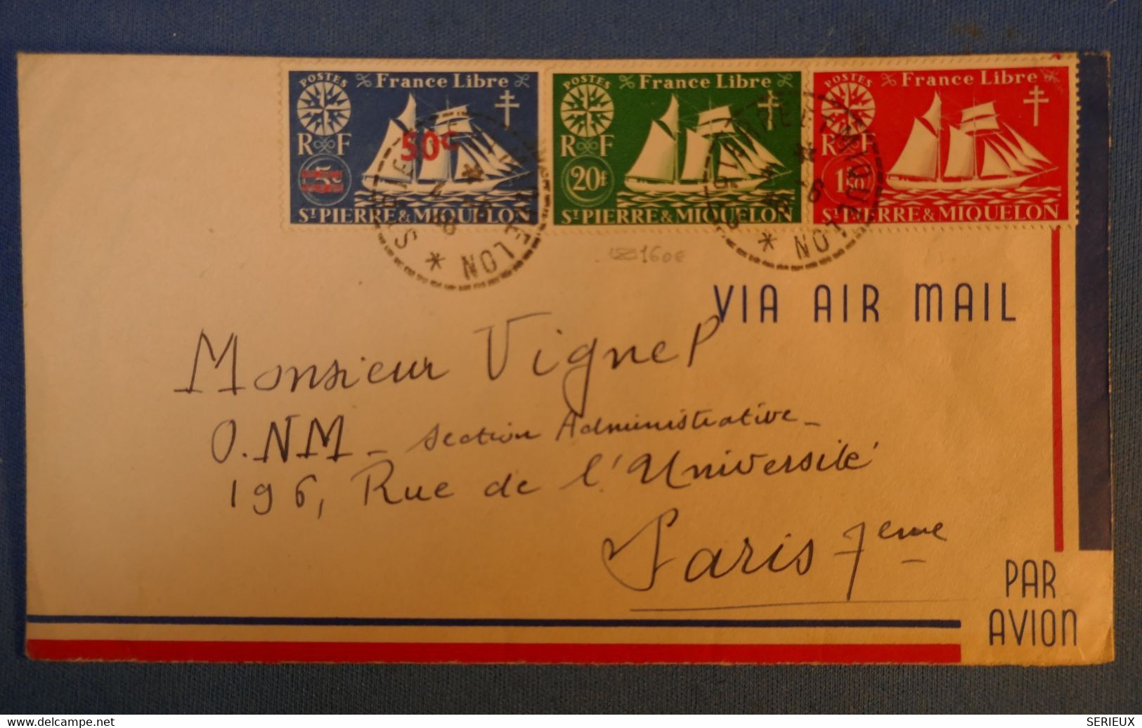 F1 ST PIERRE ET MIQUELON BELLE LETTRE 1946 PAR AVION POUR PARIS +TIMBRE SURCHARGE . AFFRANCH PLAISANT - Storia Postale