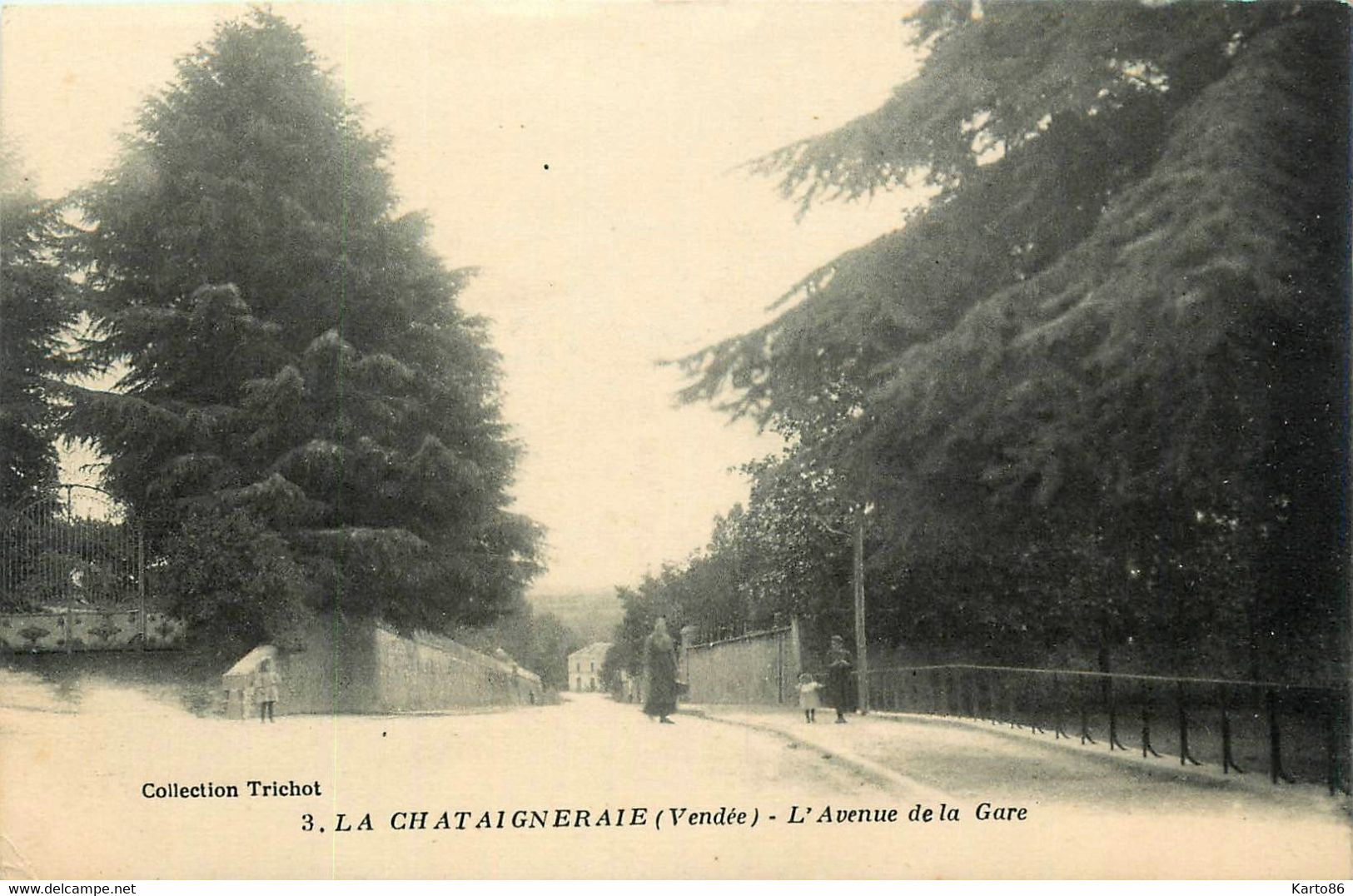 La Chataigneraie * Avenue De La Gare - La Chataigneraie