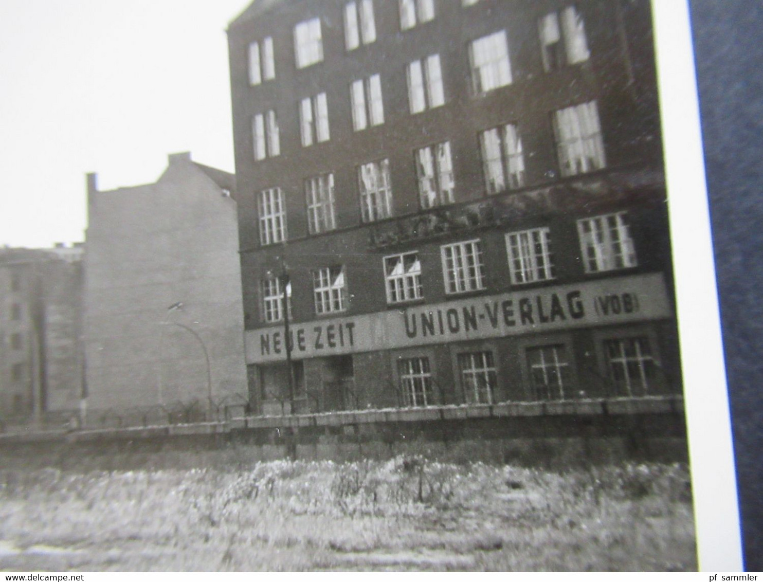 Berlin Fotos ca.1962 mit Berliner Mauer z.B. Spruch 13000 Frauen von Ihren Männern getrennt und. Neue zeit Union Verlag