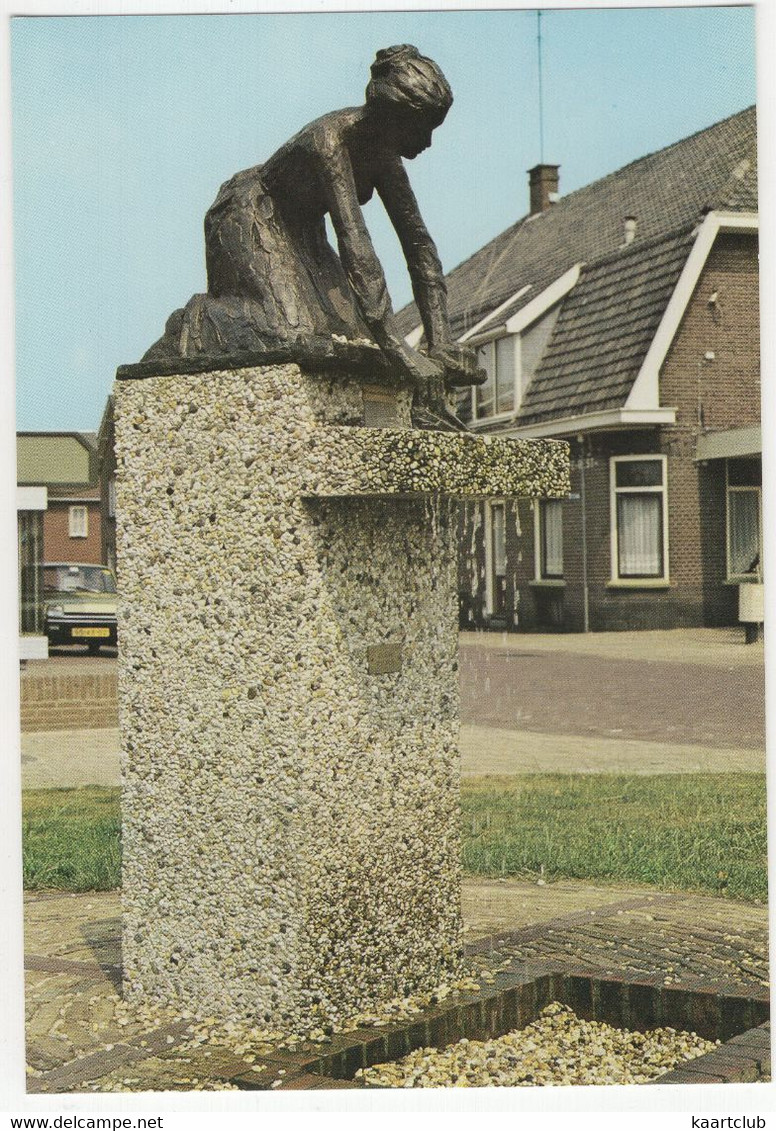 Rijssen - 'Aan De Was Op De Weyerd' Standbeeld Wasvrouw - (Overijssel, Nederland / Holland) - 9265: - RENAULT 5 - Rijssen