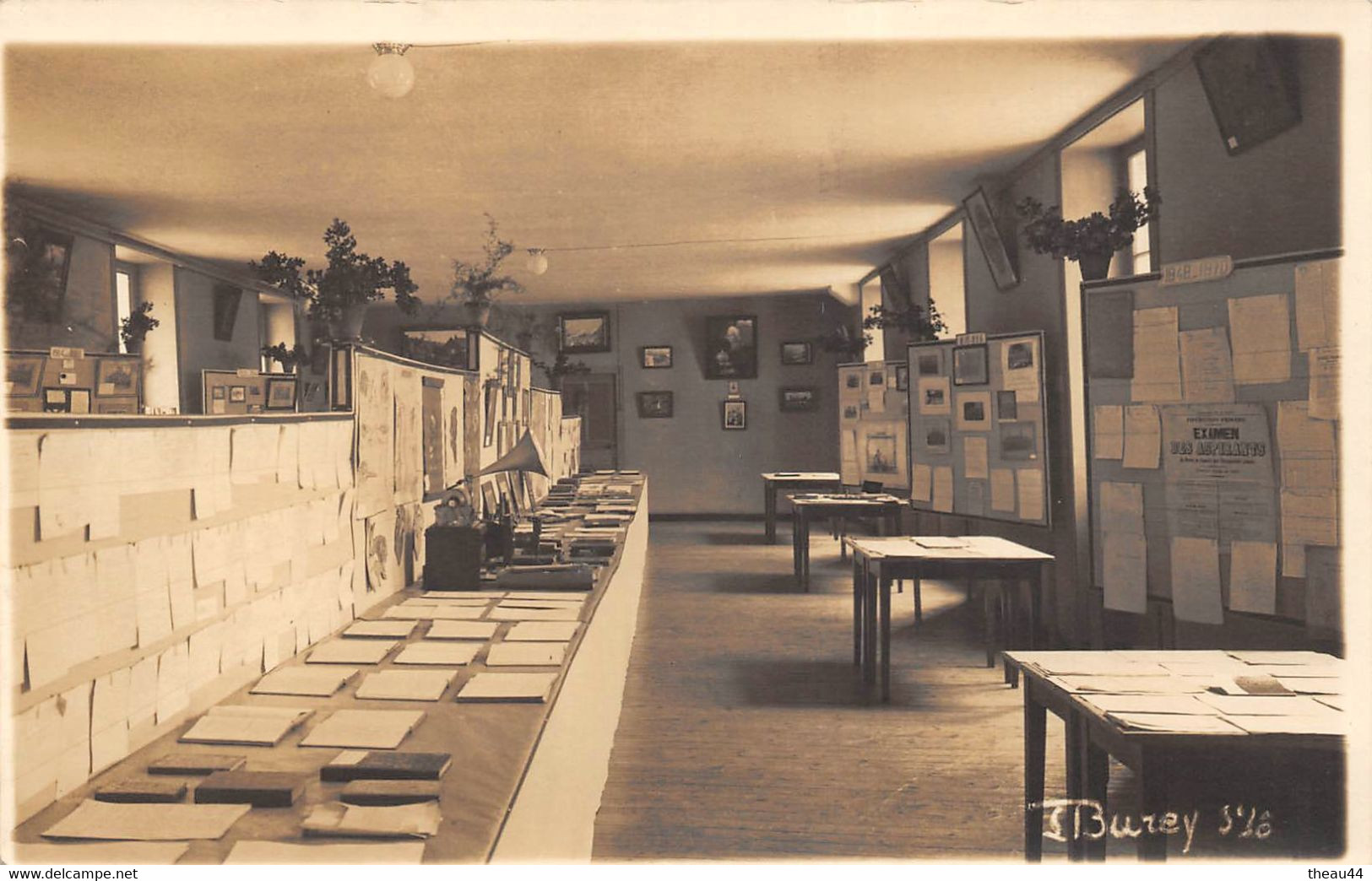 ¤¤   -   SAINT-LO   -  Carte-Photo D'une Salle D'Exposition   -  Photographe " BUREY "  -  Phonographe ??    -  ¤¤ - Saint Lo