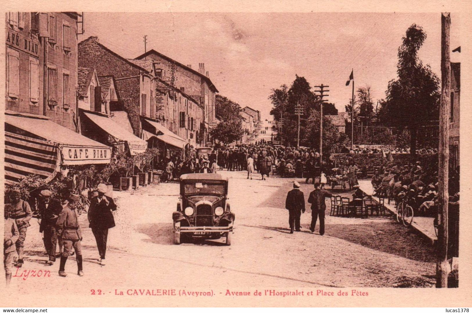 12 / LA CAVALERIE / AVENUE DE L HOSPITALET ET PLACE DES FETES / TRES JOLIE CARTE / VOITURE - La Cavalerie