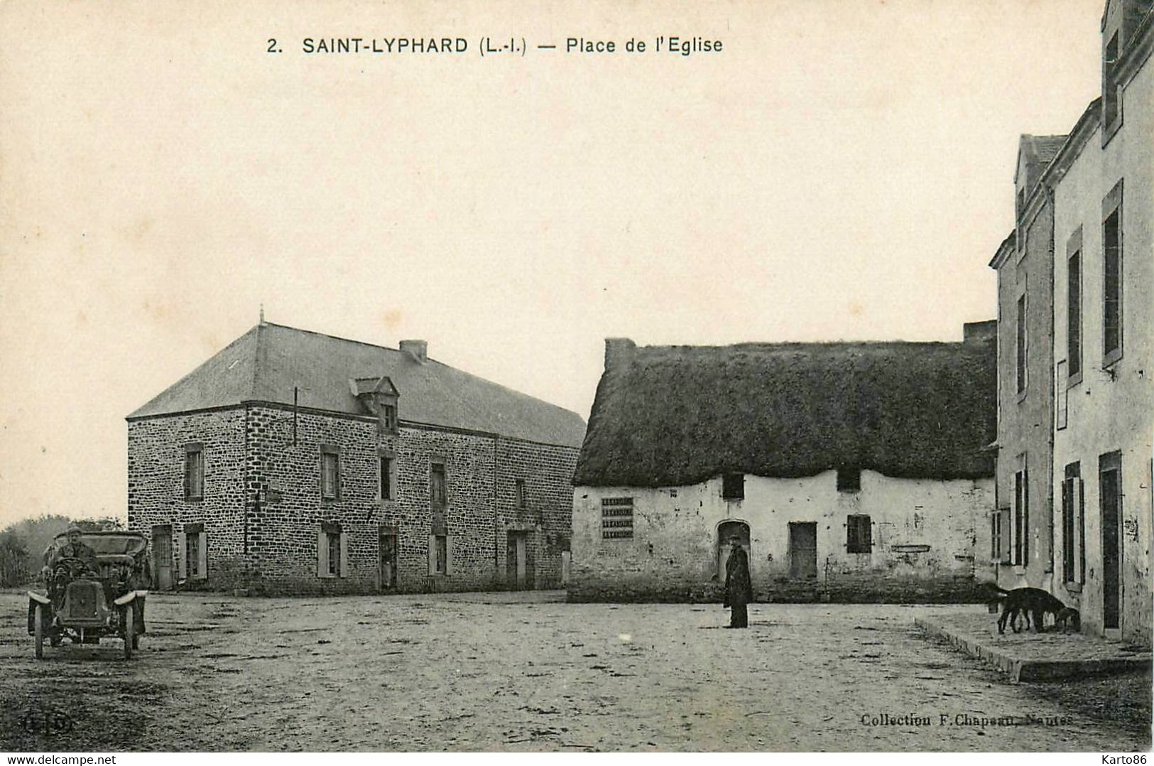 St Lyphard * Place De L'église * Automobile Ancienne - Saint-Lyphard