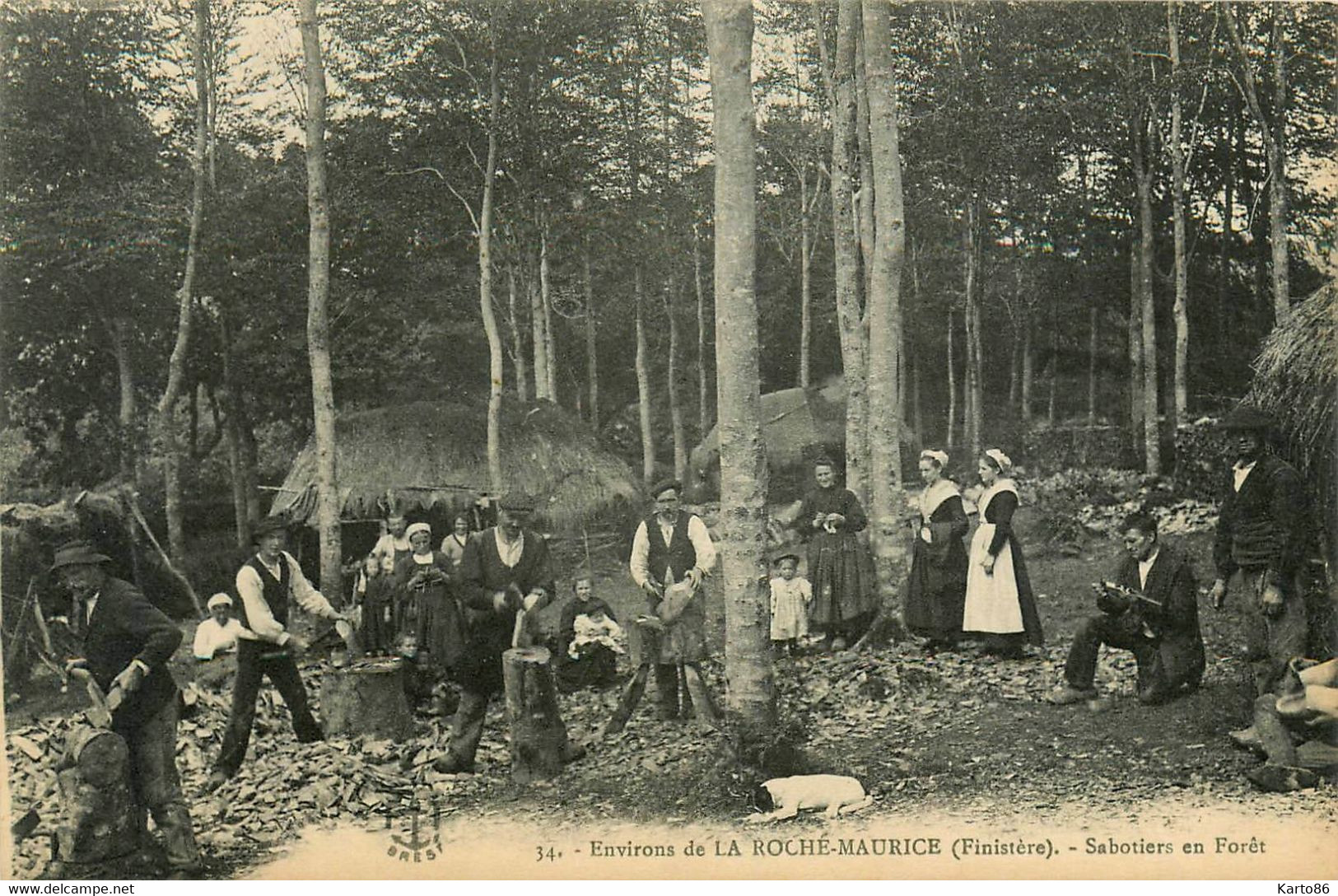 La Roche Maurice * Environs * Les Sabotiers En Forêt * Métiers Bois Types Personnages * Femmes En Coiffe - La Roche-Maurice