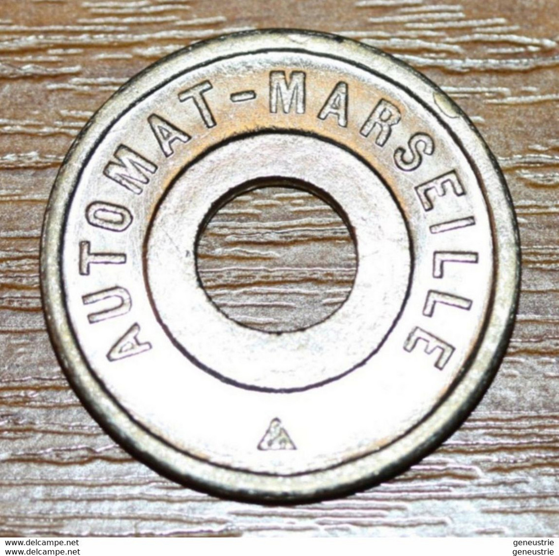 Jeton De Jeu "Non Remboursable / Automat Marseille" French Emergency Token - Monnaie De Nécessité - Monétaires / De Nécessité