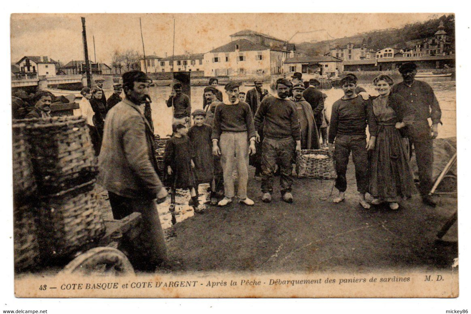 Pêche-1917---Débarquement Des Paniers De Sardines Après La Pêche (très Animée) --Côte Basque Et Côte D'Argent..à Saisir - Fischerei