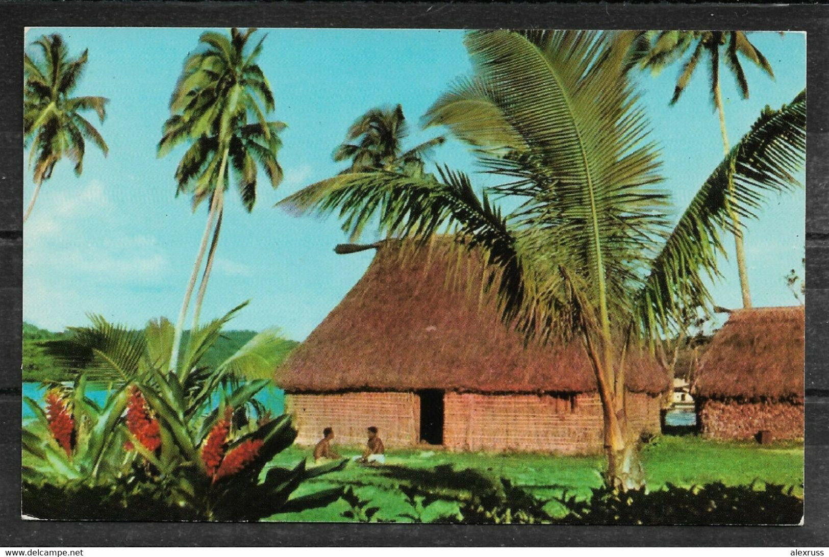 FIJI Postcard, Fijian Bure, Native Structures, VF Unposted !! - Fidji