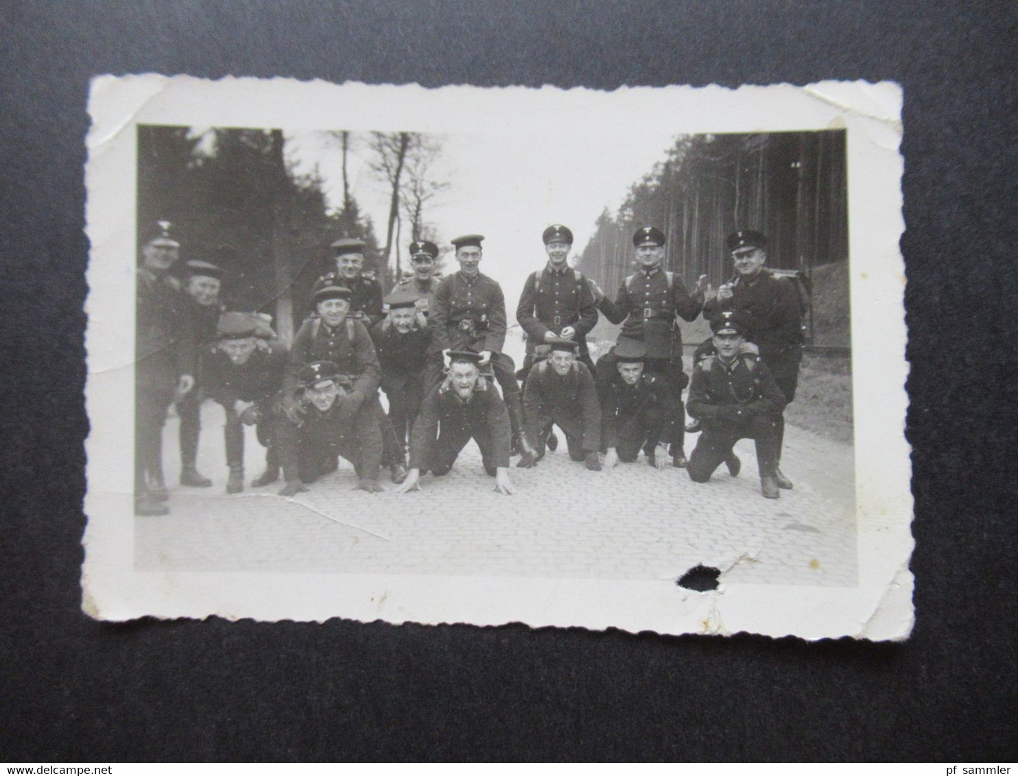 Echtfoto Um 1940 Soldaten Der Wehrmacht In Uniform / Verschiedene Dienstgrade / Gruppenfoto - War, Military